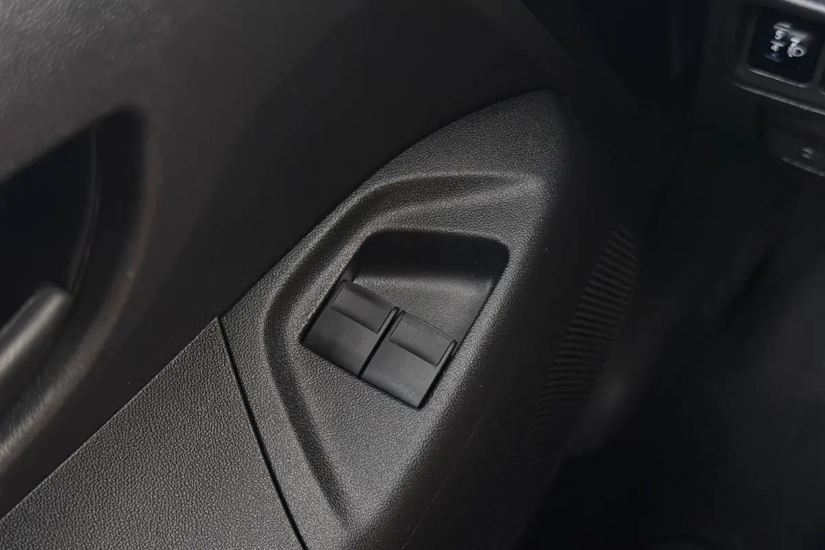 1.0 e-VTi Active Bluetooth DAB LED