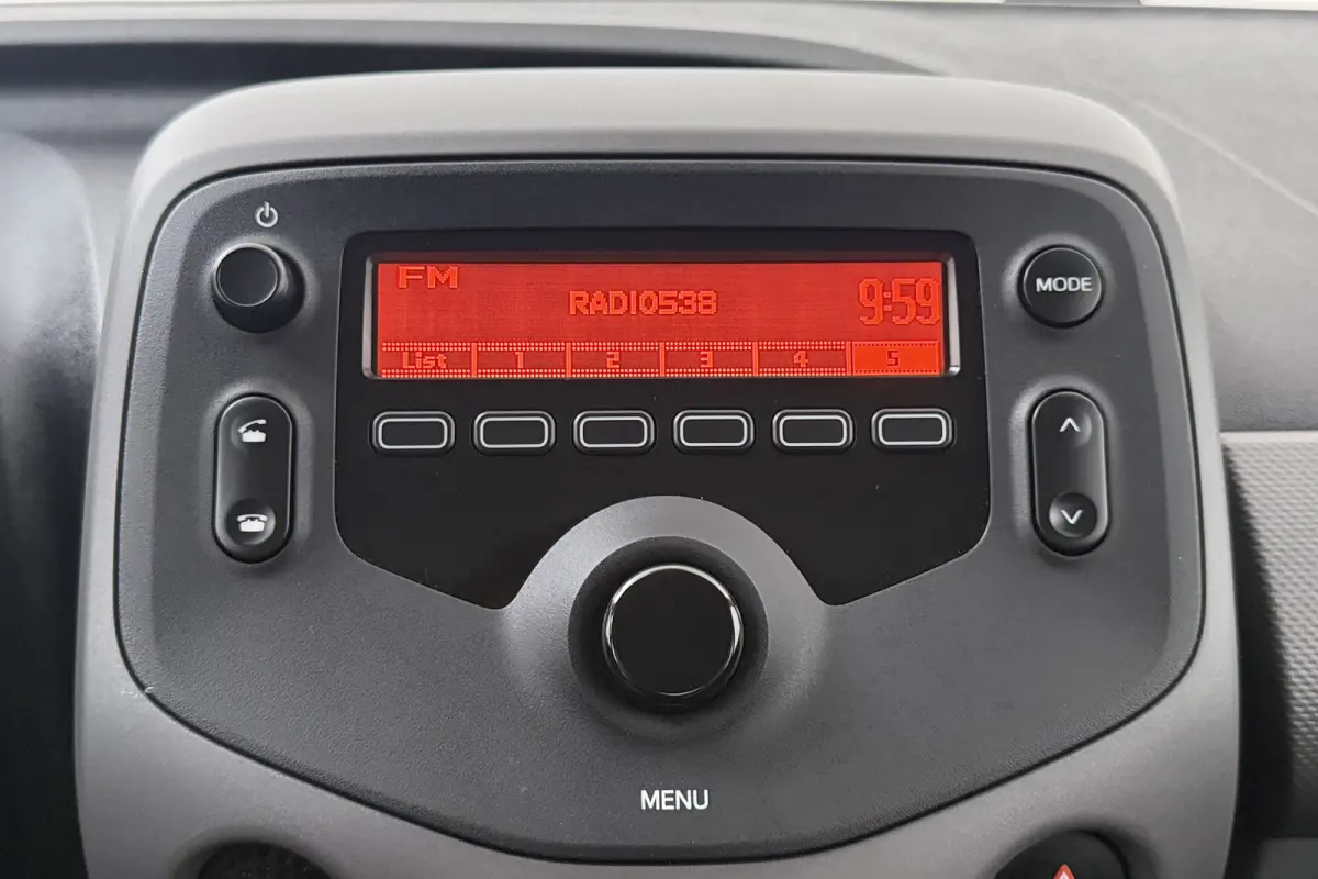 1.0 e-VTi Active Bluetooth DAB LED