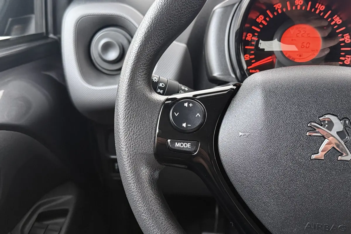 1.0 e-VTi Active Bluetooth DAB LED