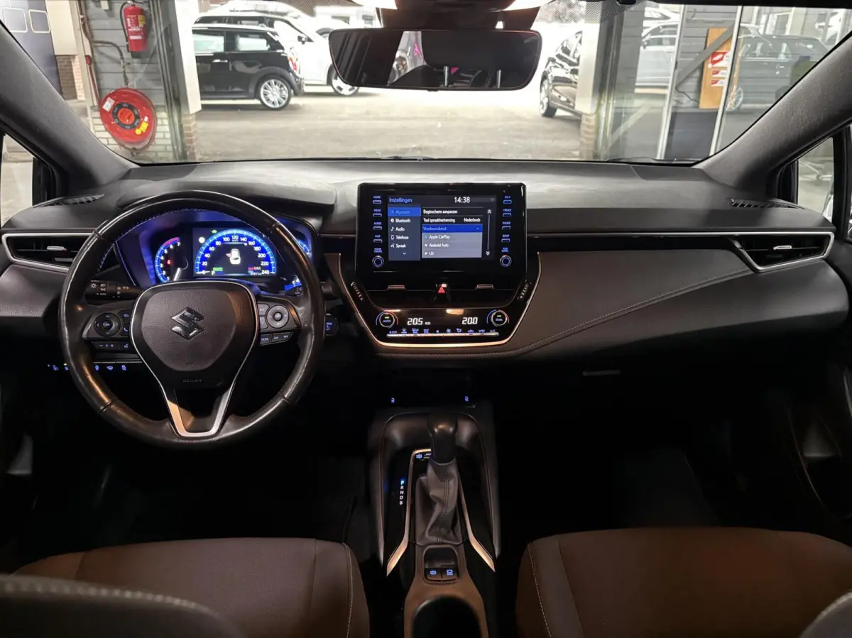 1.8 Hybrid Style | Toyota Corolla | All-season |