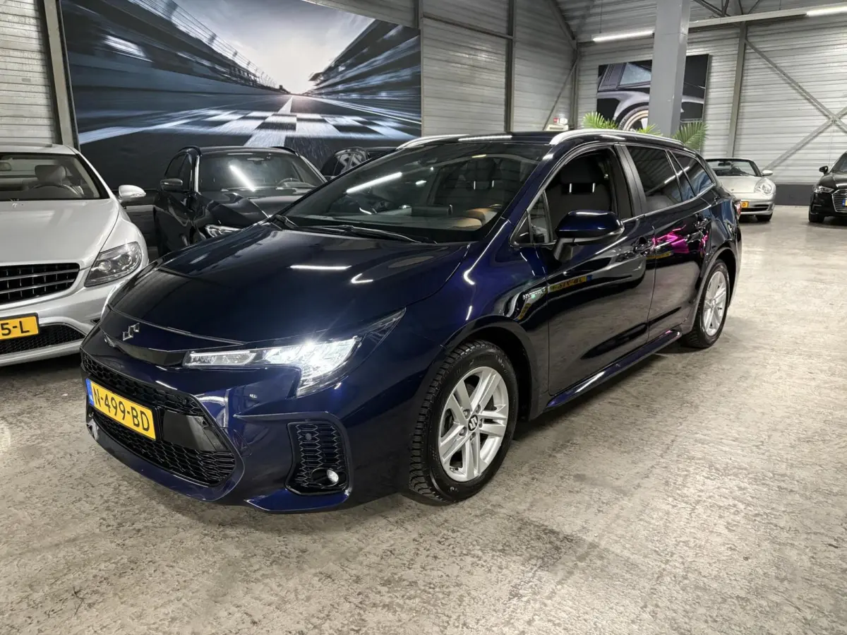 1.8 Hybrid Style | Toyota Corolla | All-season |