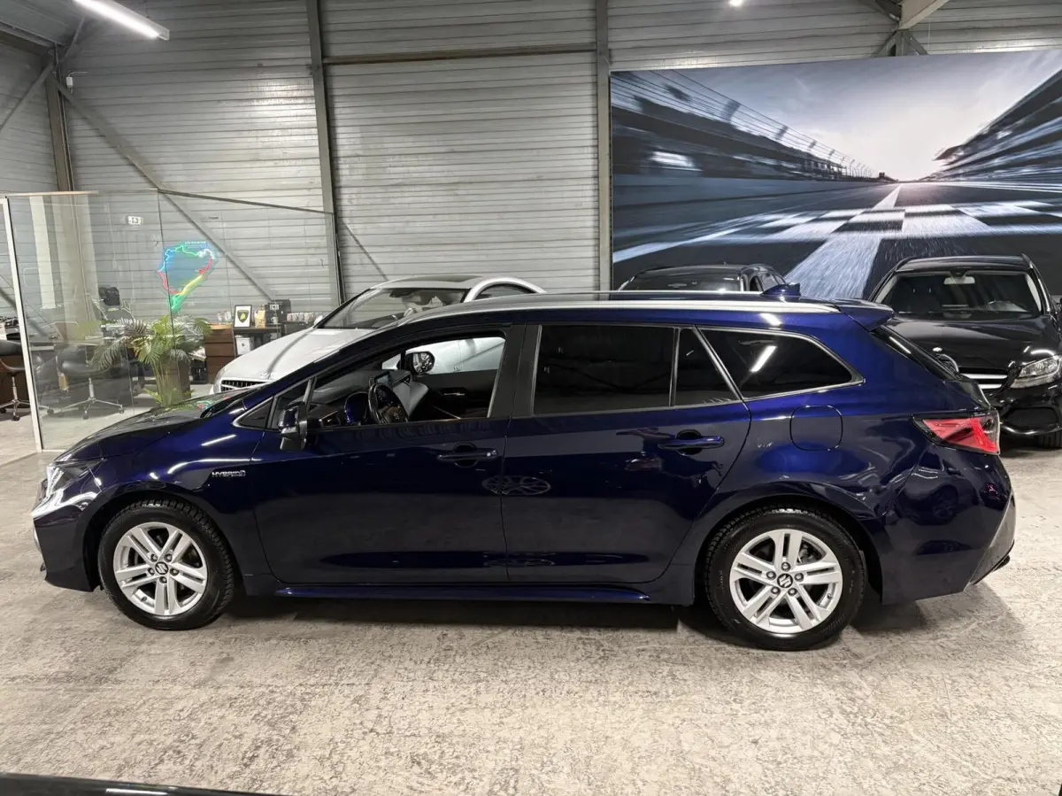 1.8 Hybrid Style | Toyota Corolla | All-season |