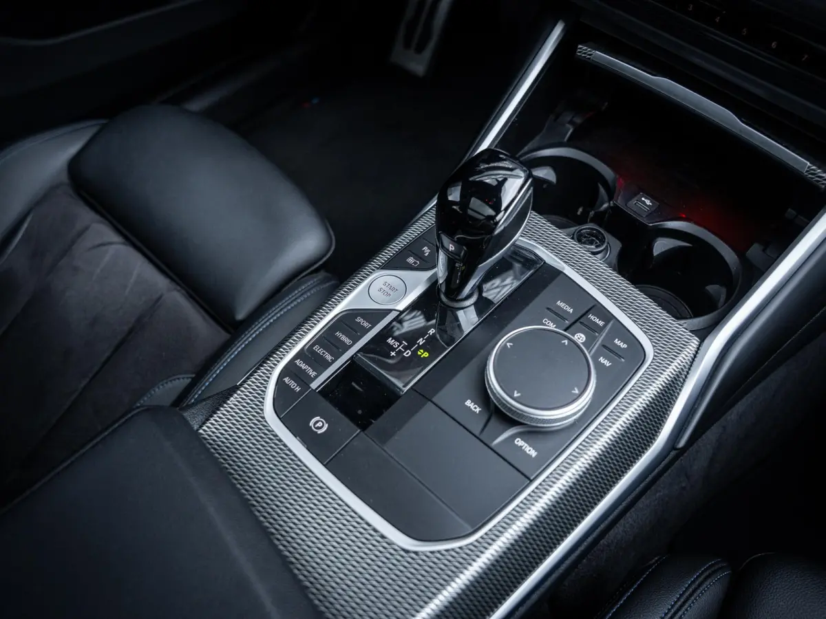 330e High Executive - M-Sport l Laser l Pano l HUD l Memory