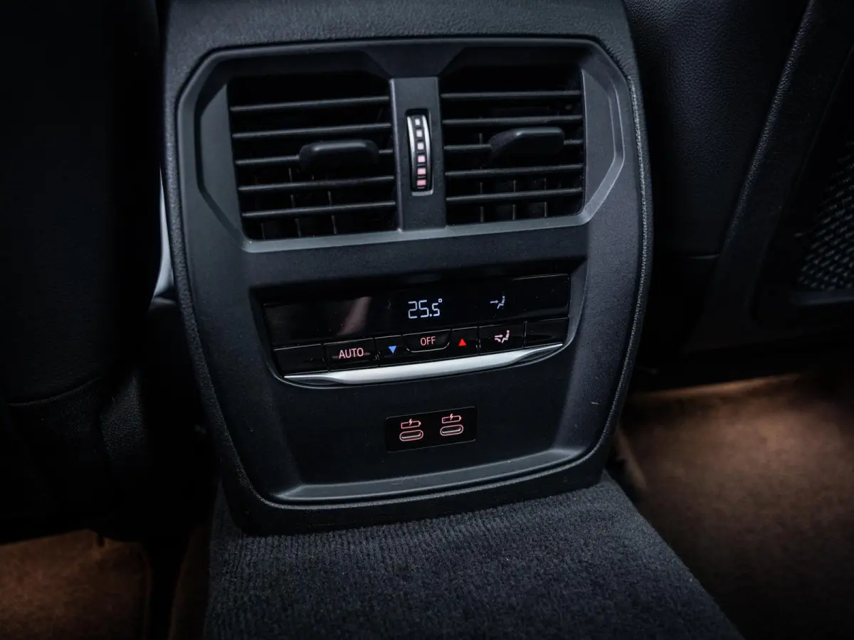 330e High Executive - M-Sport l Laser l Pano l HUD l Memory