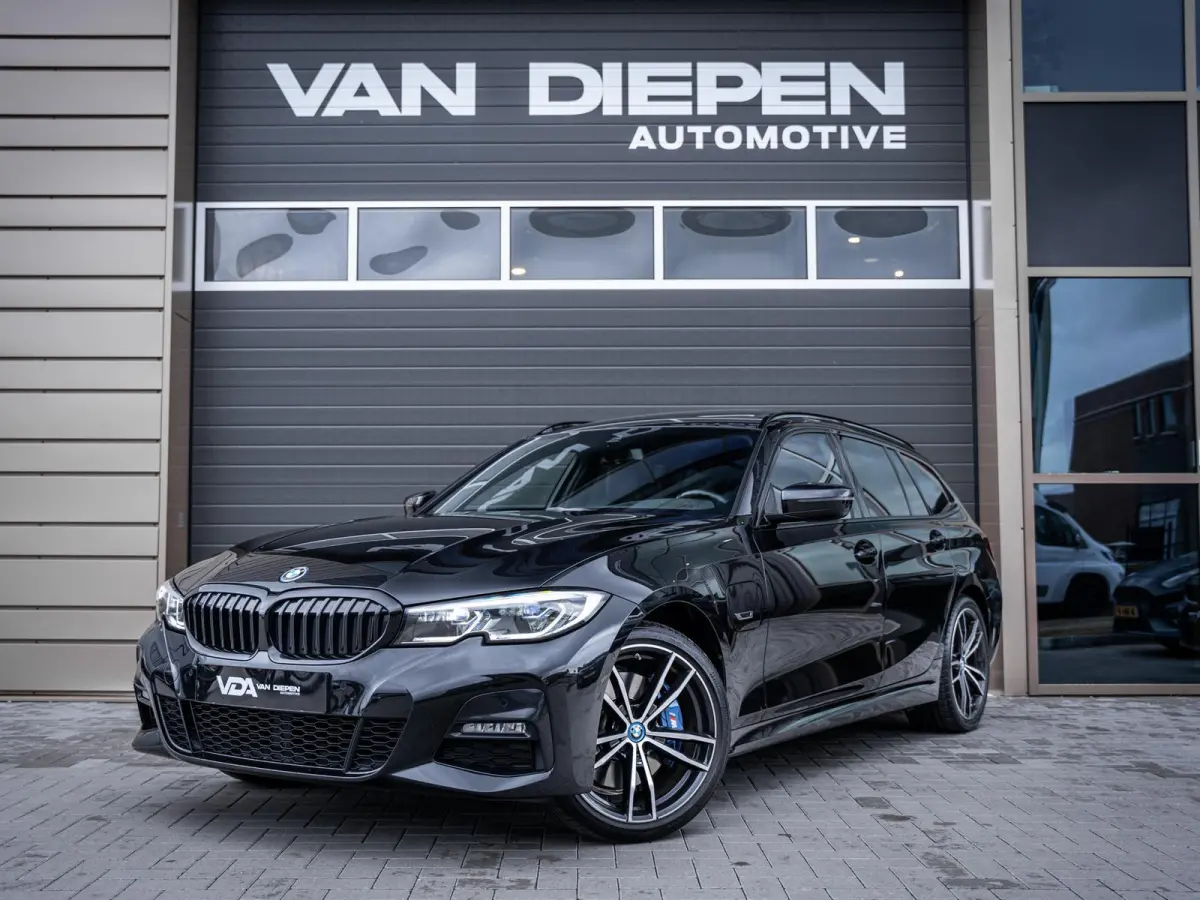 330e High Executive - M-Sport l Laser l Pano l HUD l Memory