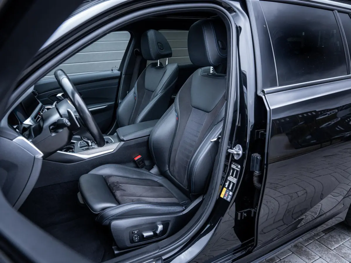 330e High Executive - M-Sport l Laser l Pano l HUD l Memory
