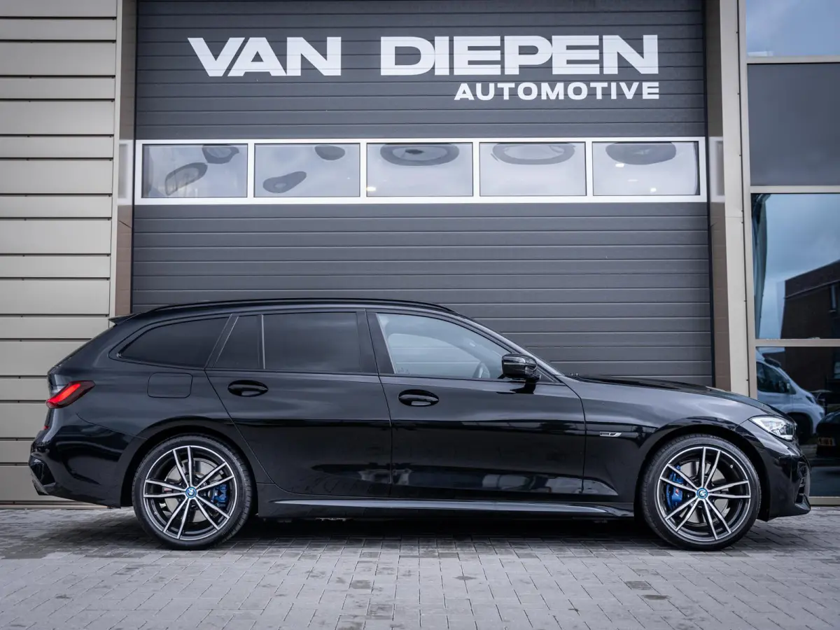330e High Executive - M-Sport l Laser l Pano l HUD l Memory