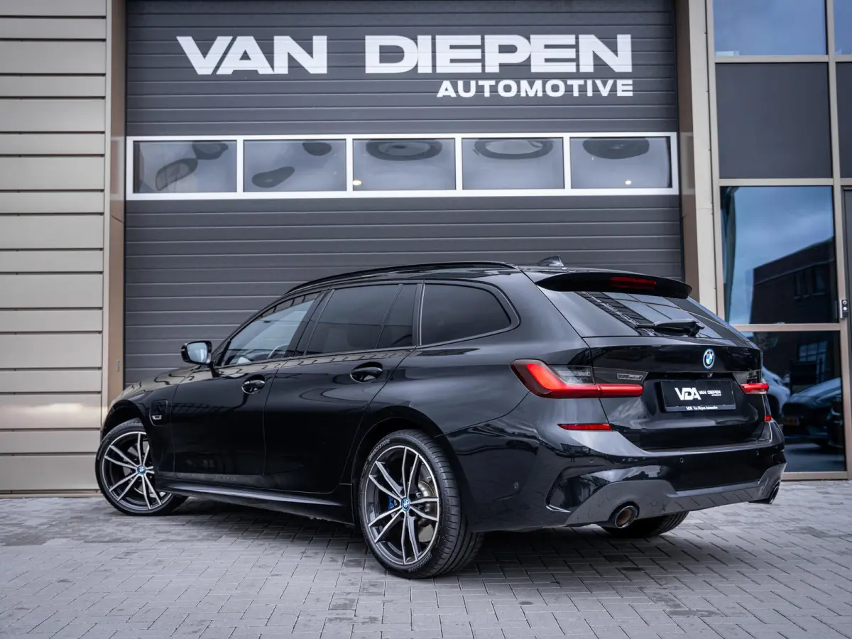 330e High Executive - M-Sport l Laser l Pano l HUD l Memory