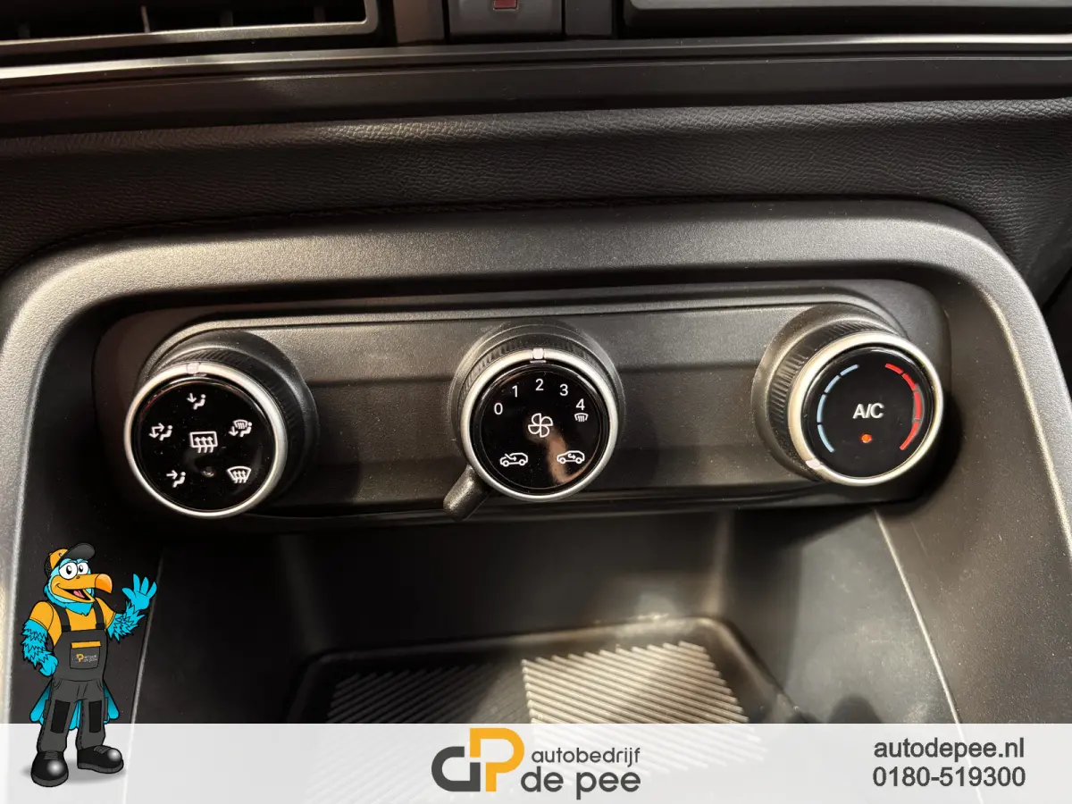 1.2 Turbo 100pk Plus GARANTIE/INCL.BTW/DISTRIBUTIEKETTING/CARPLAY/CRUISE/AIRCO/LICHTMETAAL rijklaarprijs!