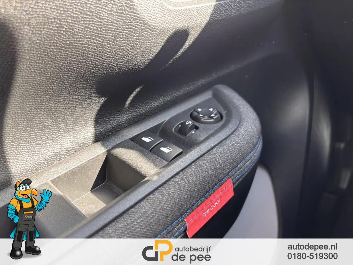1.2 Turbo 100pk Plus GARANTIE/INCL.BTW/DISTRIBUTIEKETTING/CARPLAY/CRUISE/AIRCO/LICHTMETAAL rijklaarprijs!