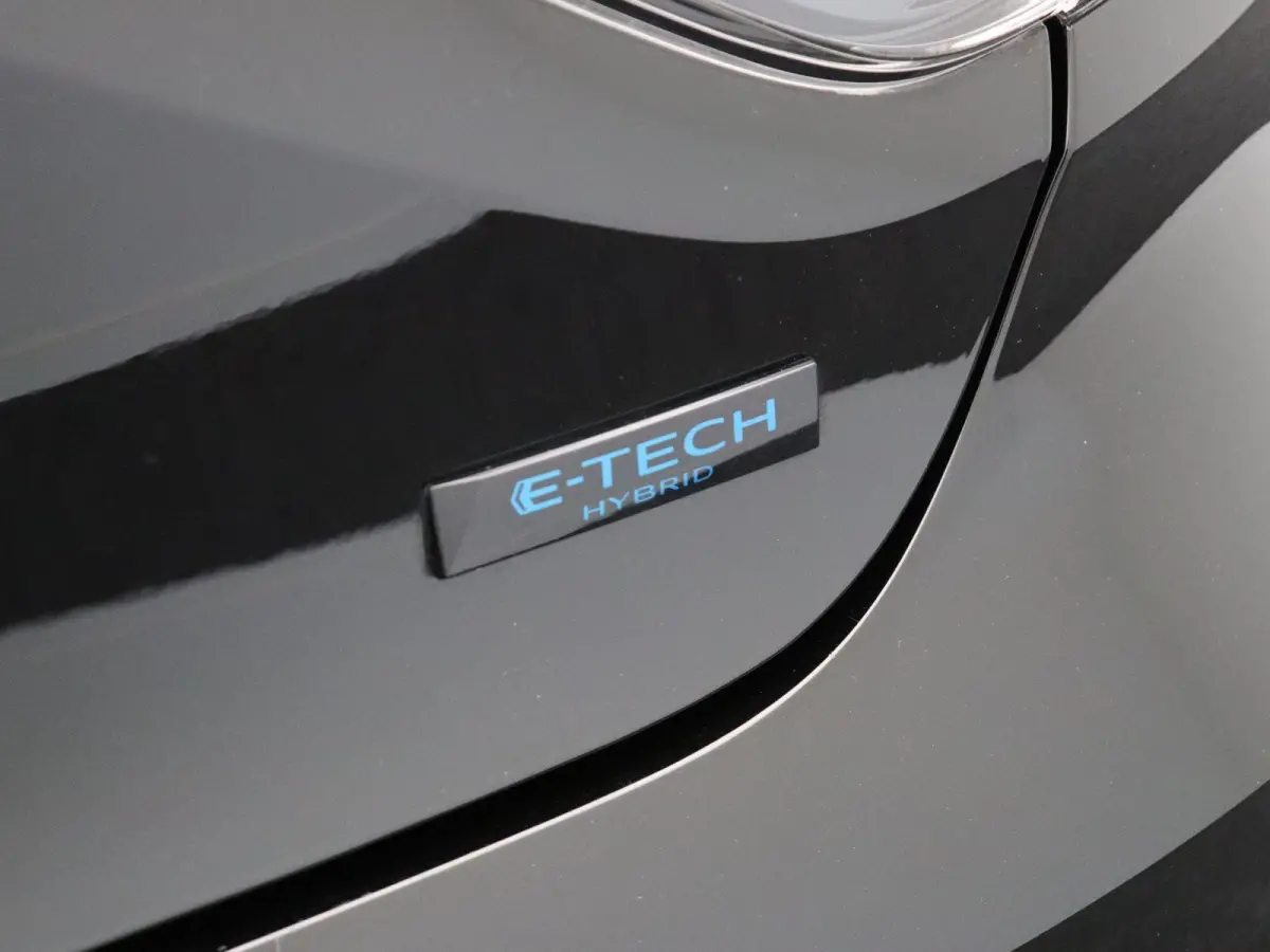 145pk E-Tech Full Hybrid Esprit Alpine | Stoel- en stuurwielverwarming | Achteruitrijcamera | Apple Carplay / Android Auto |