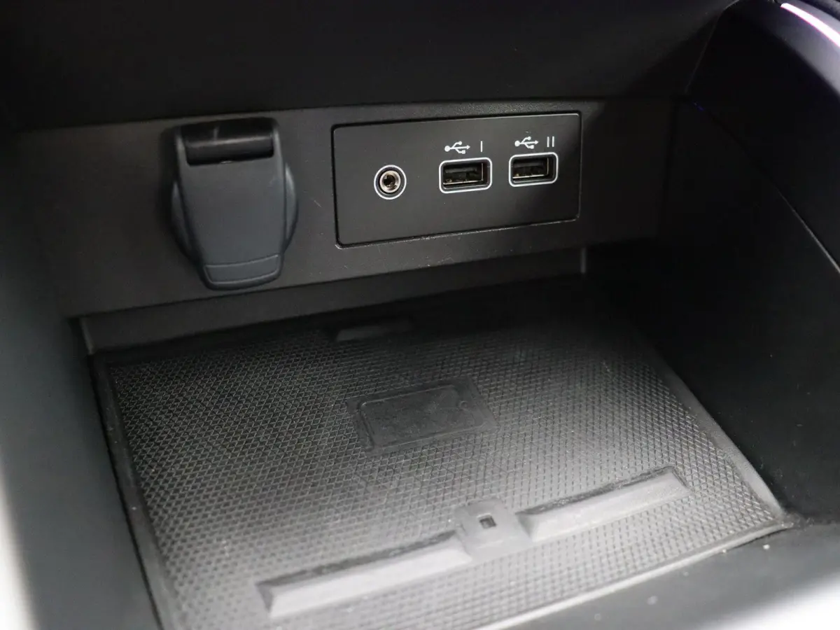 145pk E-Tech Full Hybrid Esprit Alpine | Stoel- en stuurwielverwarming | Achteruitrijcamera | Apple Carplay / Android Auto |