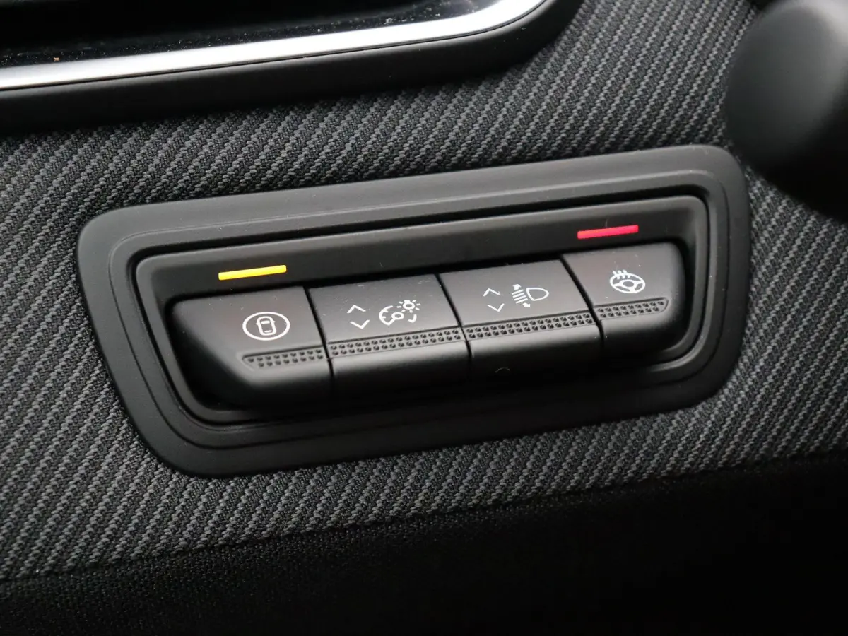 145pk E-Tech Full Hybrid Esprit Alpine | Stoel- en stuurwielverwarming | Achteruitrijcamera | Apple Carplay / Android Auto |