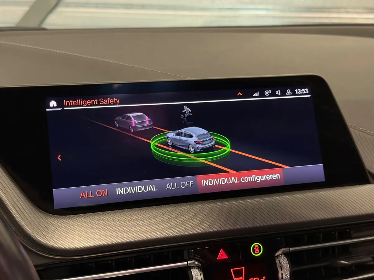 118i M-Sport LED/PANO/NAVI/LEDER/CARPLAY/SFEERV/PDC/VDOH/12-MND-GARANTIE