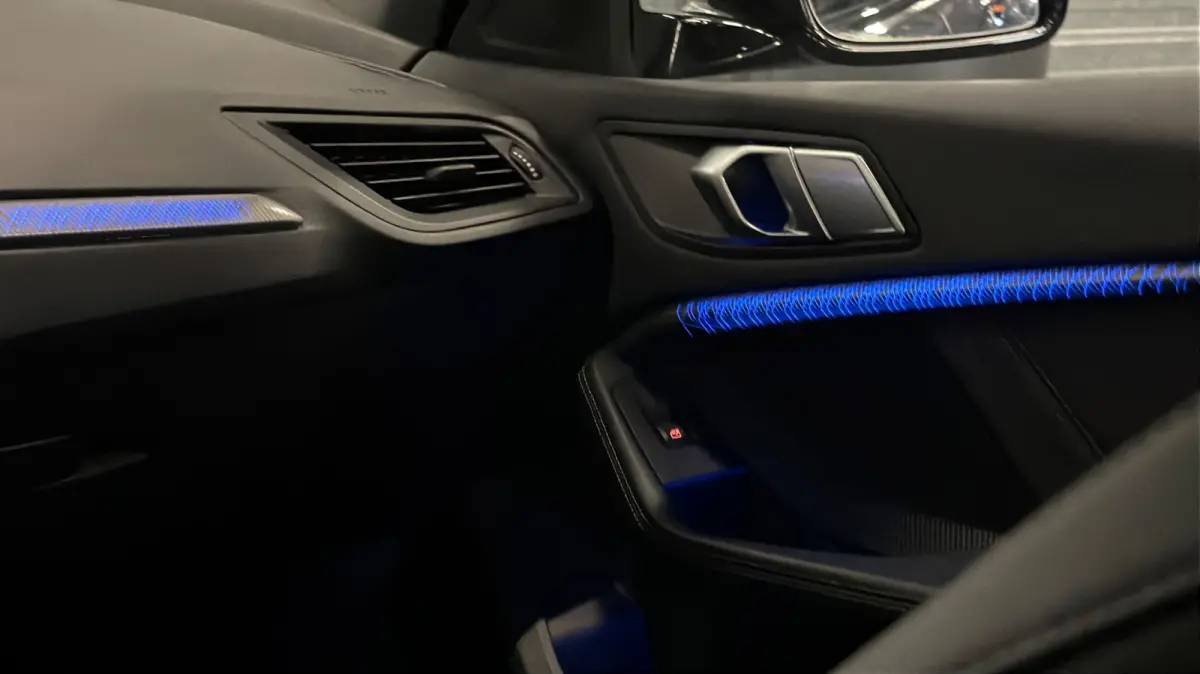 118i M-Sport LED/PANO/NAVI/LEDER/CARPLAY/SFEERV/PDC/VDOH/12-MND-GARANTIE