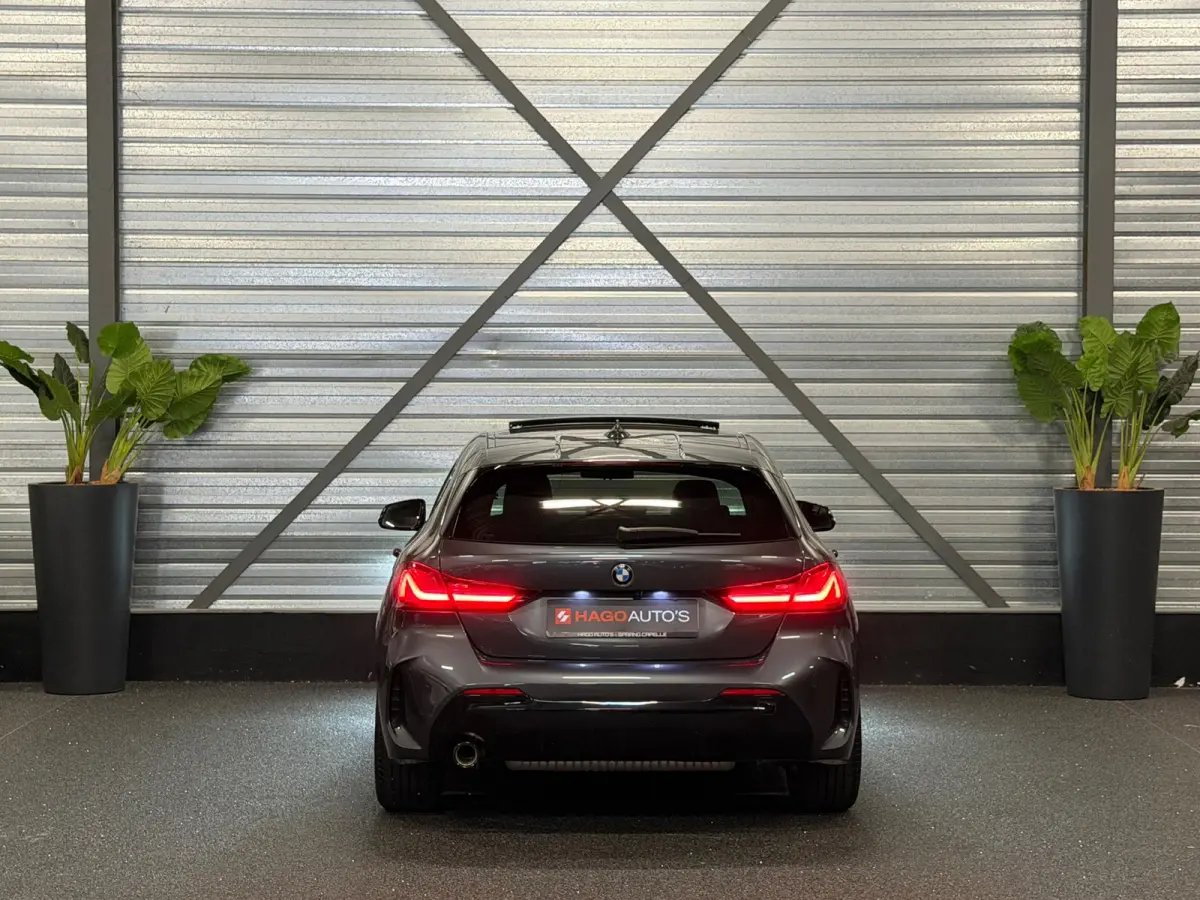 118i M-Sport LED/PANO/NAVI/LEDER/CARPLAY/SFEERV/PDC/VDOH/12-MND-GARANTIE