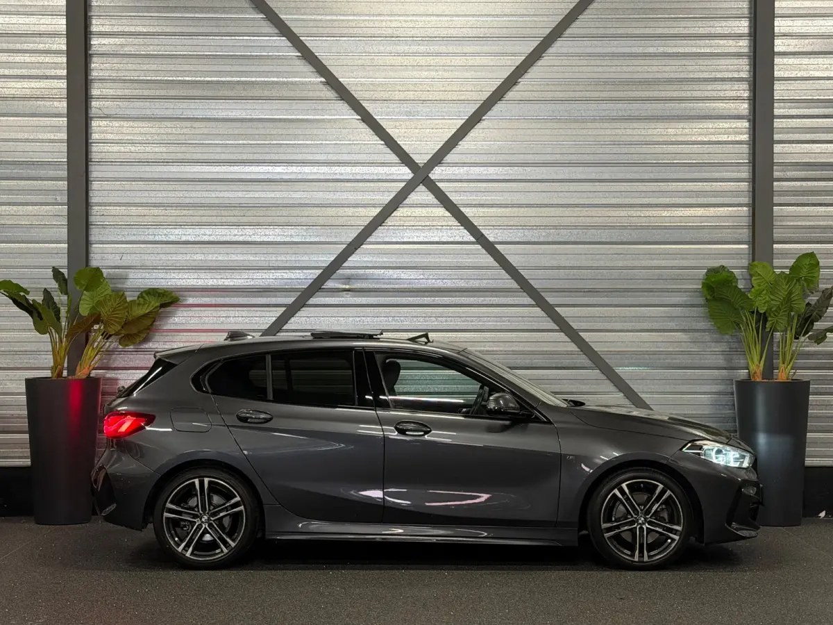 118i M-Sport LED/PANO/NAVI/LEDER/CARPLAY/SFEERV/PDC/VDOH/12-MND-GARANTIE