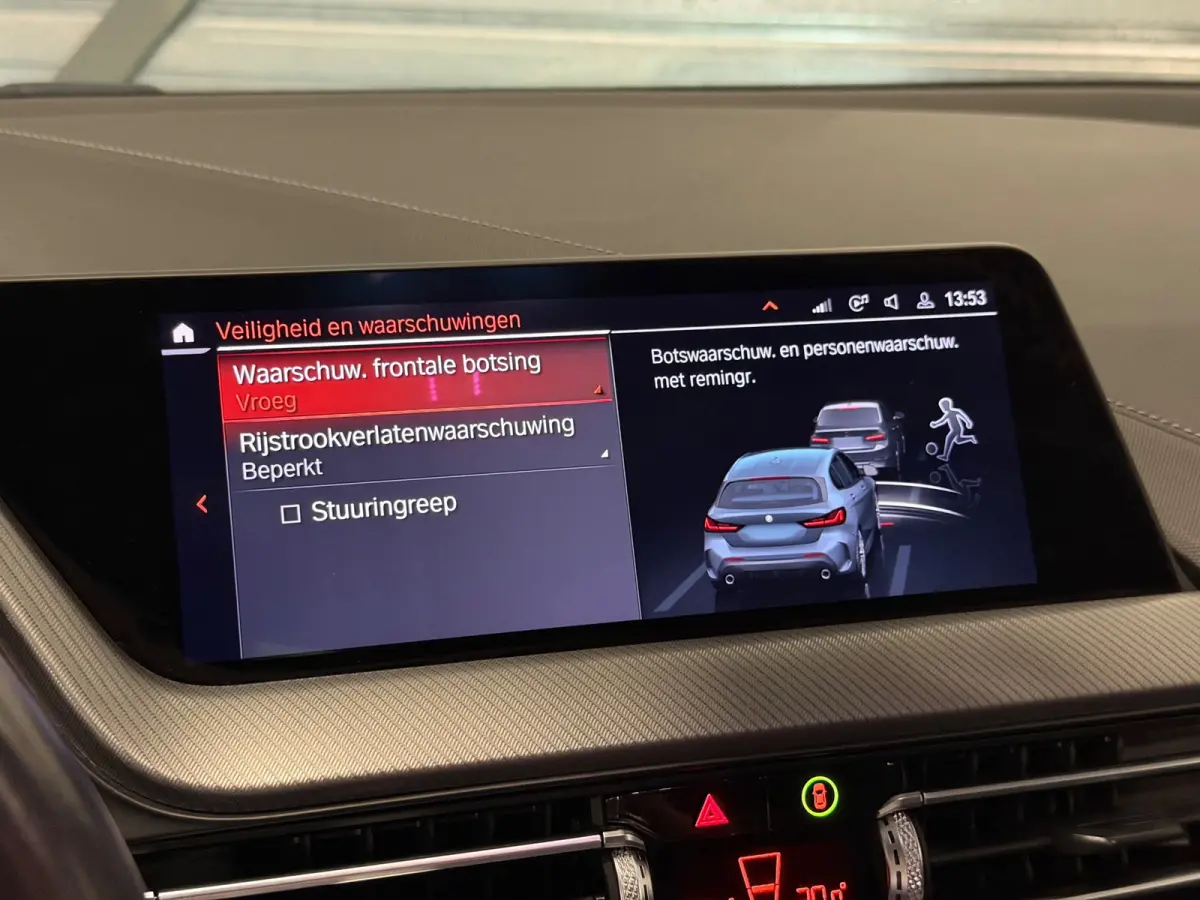 118i M-Sport LED/PANO/NAVI/LEDER/CARPLAY/SFEERV/PDC/VDOH/12-MND-GARANTIE