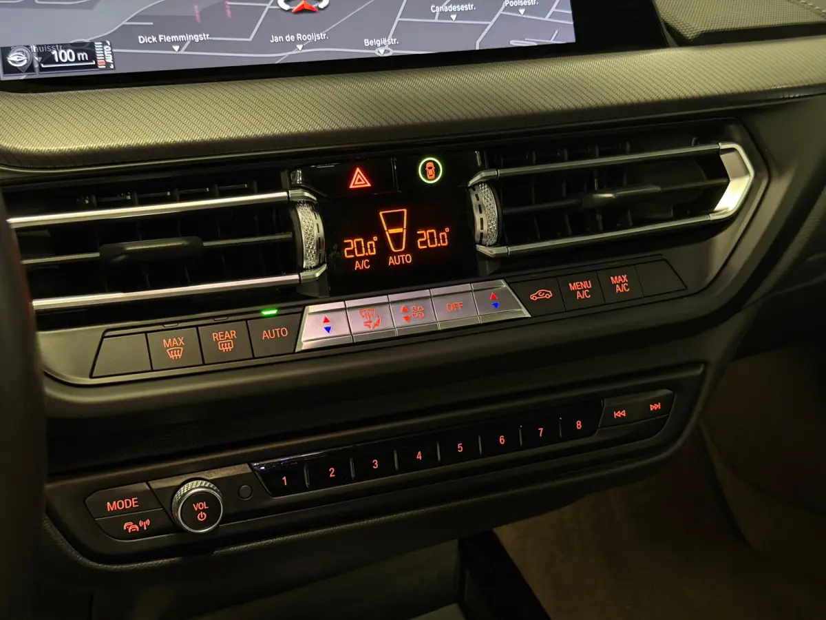 118i M-Sport LED/PANO/NAVI/LEDER/CARPLAY/SFEERV/PDC/VDOH/12-MND-GARANTIE