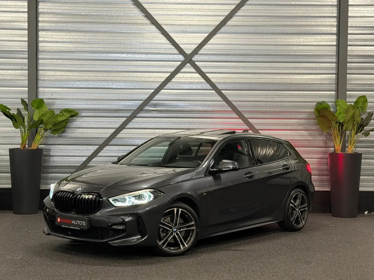 118i M-Sport LED/PANO/NAVI/LEDER/CARPLAY/SFEERV/PDC/VDOH/12-MND-GARANTIE