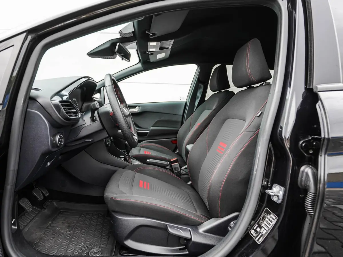1.0 125pk EcoBoost Hybrid ST-Line | Carplay | Full LED | Winterpakket