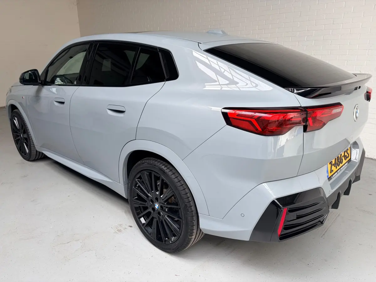 SDrive20i M Sport 170pk Launch Edition Black Pakket, LED, Navi, Leder, Massage, 20inch, NEDERLANDSE AUTO 1ste eigenaar!