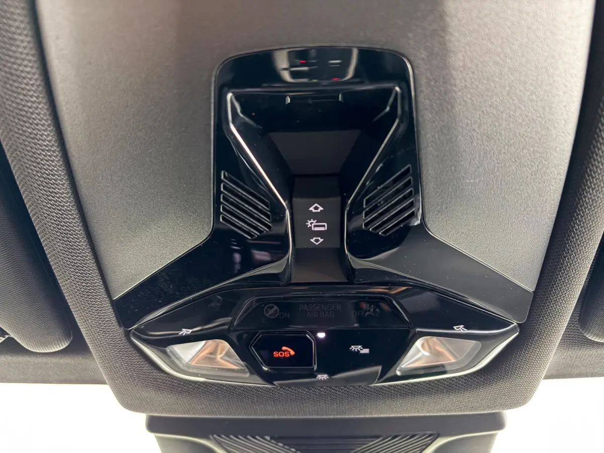 SDrive20i M Sport 170pk Launch Edition Black Pakket, LED, Navi, Leder, Massage, 20inch, NEDERLANDSE AUTO 1ste eigenaar!