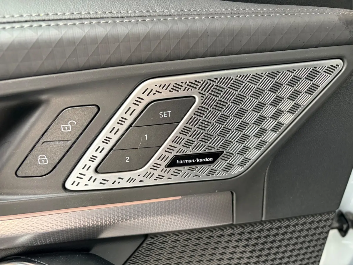 SDrive20i M Sport 170pk Launch Edition Black Pakket, LED, Navi, Leder, Massage, 20inch, NEDERLANDSE AUTO 1ste eigenaar!