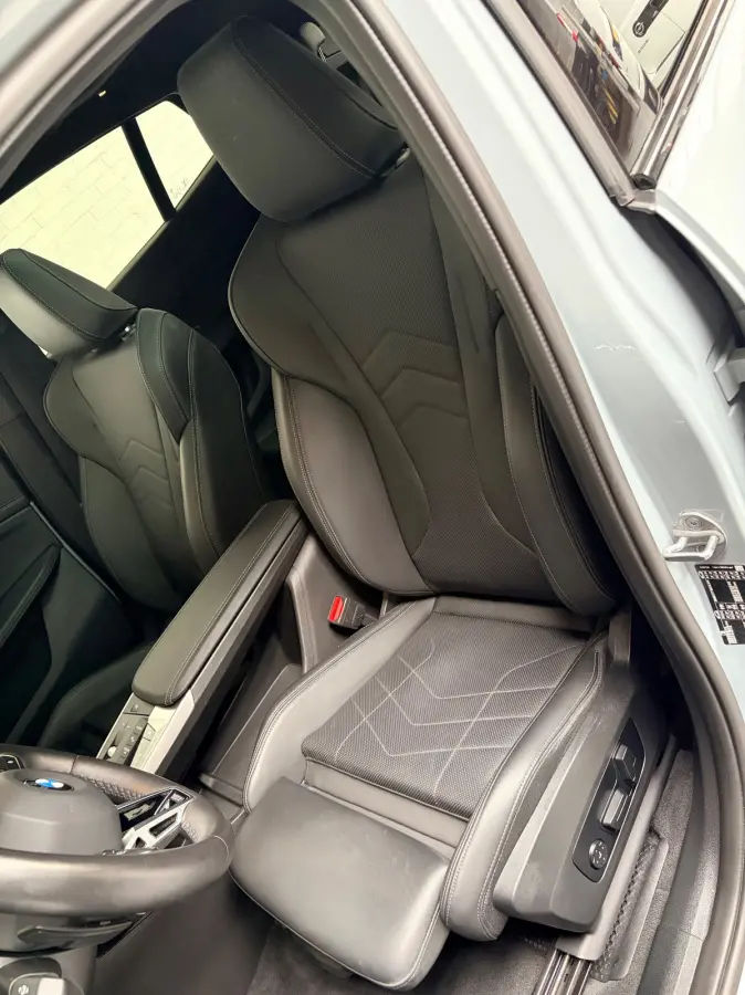SDrive20i M Sport 170pk Launch Edition Black Pakket, LED, Navi, Leder, Massage, 20inch, NEDERLANDSE AUTO 1ste eigenaar!