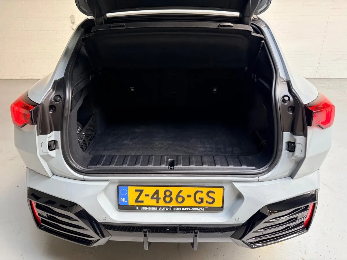 SDrive20i M Sport 170pk Launch Edition Black Pakket, LED, Navi, Leder, Massage, 20inch, NEDERLANDSE AUTO 1ste eigenaar!