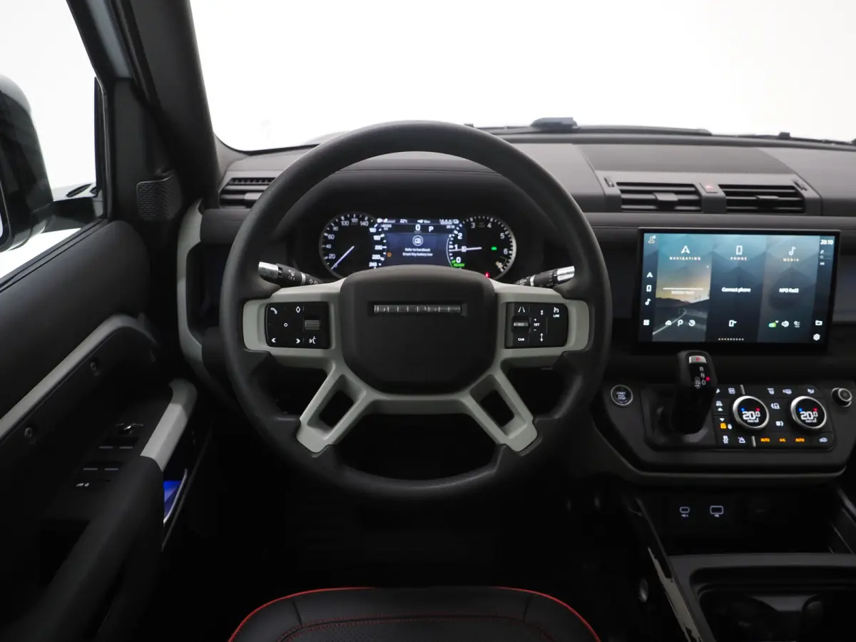 2.0 P400e 110 | Panoramadak | Honeycomb Leder | Trekhaak | Sidesteps | 360 | Meridian | Keyless