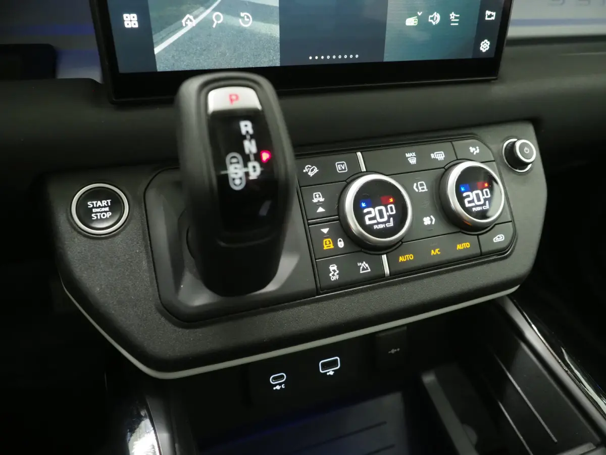 2.0 P400e 110 | Panoramadak | Honeycomb Leder | Trekhaak | Sidesteps | 360 | Meridian | Keyless