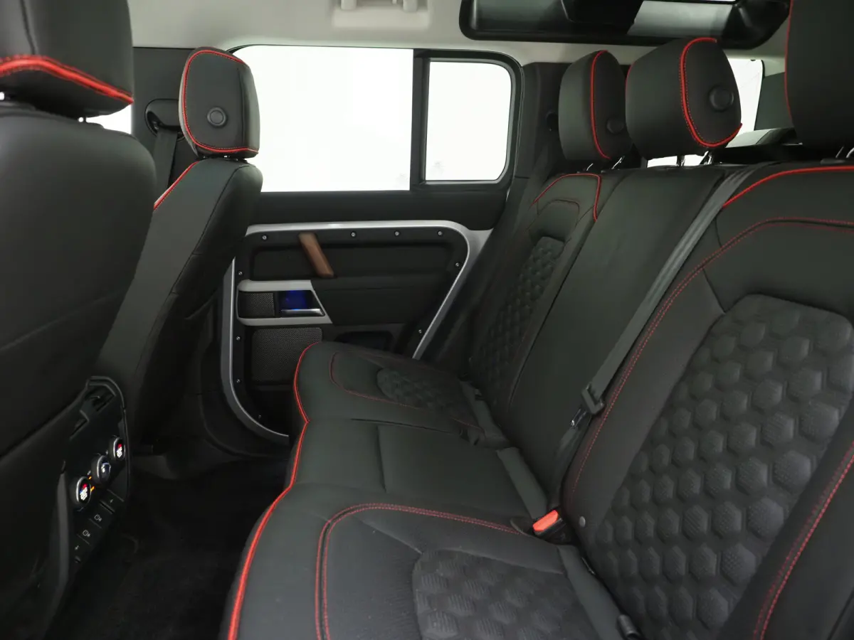 2.0 P400e 110 | Panoramadak | Honeycomb Leder | Trekhaak | Sidesteps | 360 | Meridian | Keyless