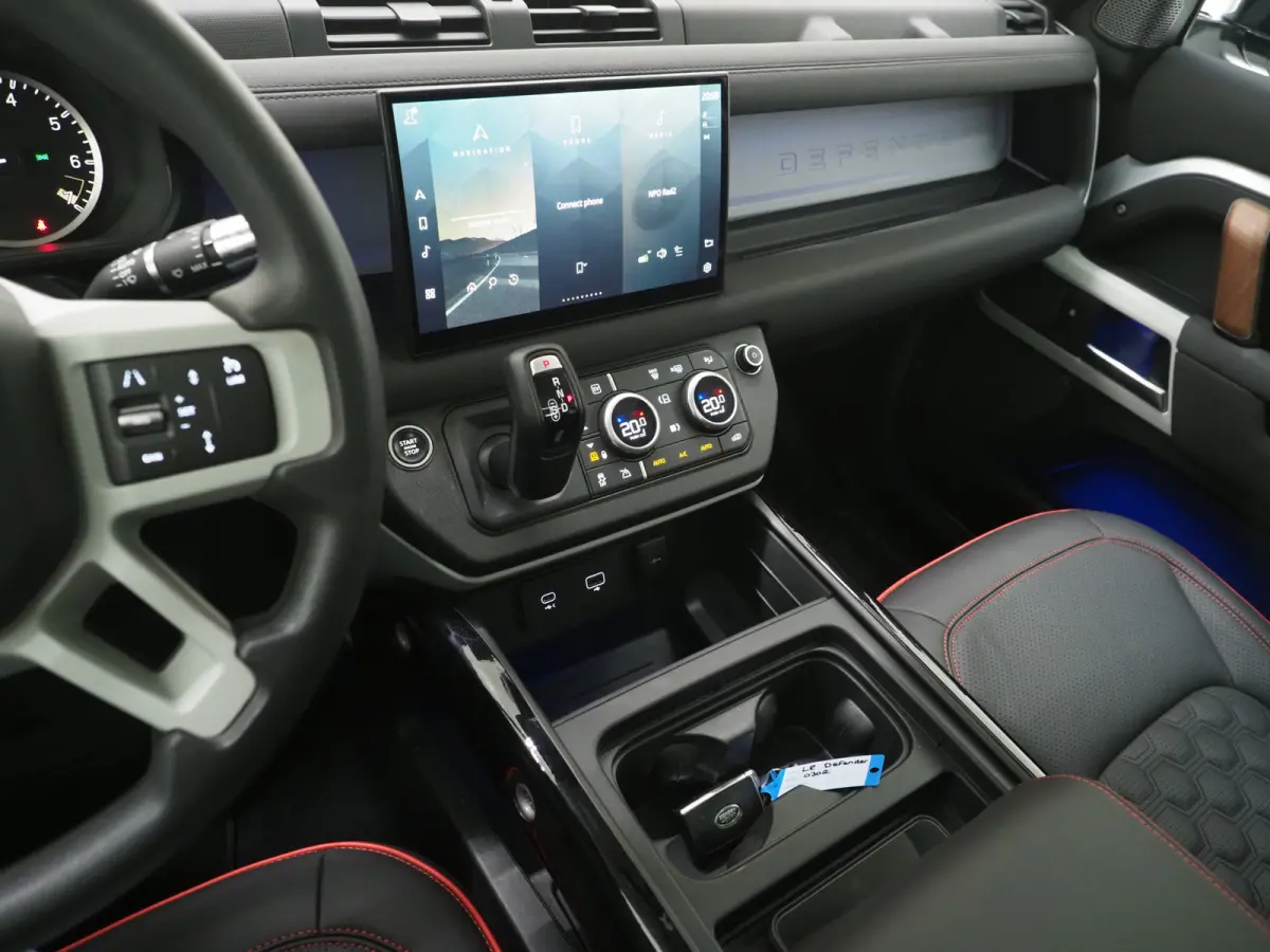2.0 P400e 110 | Panoramadak | Honeycomb Leder | Trekhaak | Sidesteps | 360 | Meridian | Keyless