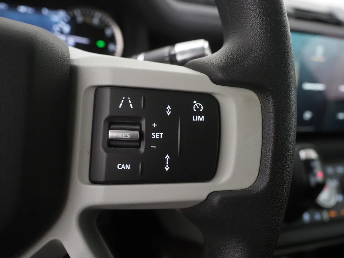 2.0 P400e 110 | Panoramadak | Honeycomb Leder | Trekhaak | Sidesteps | 360 | Meridian | Keyless