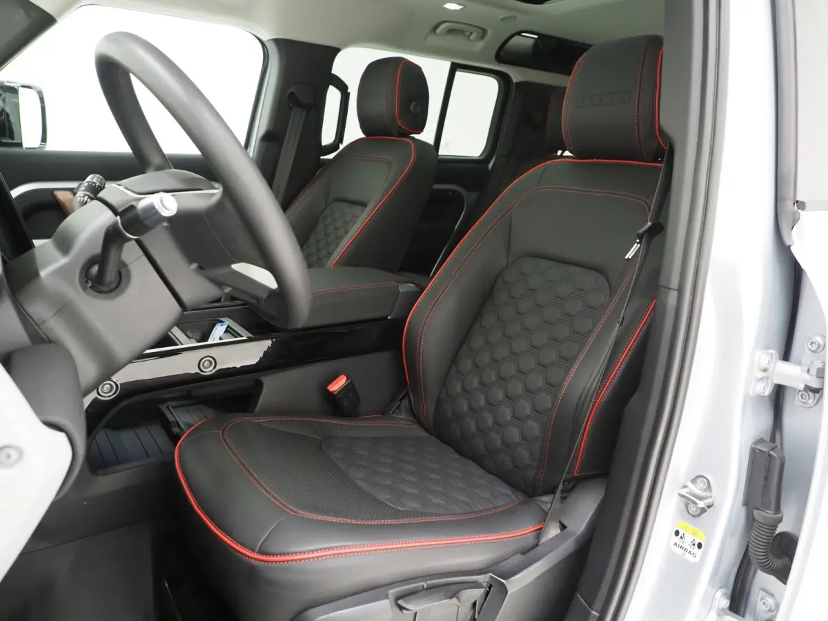 2.0 P400e 110 | Panoramadak | Honeycomb Leder | Trekhaak | Sidesteps | 360 | Meridian | Keyless