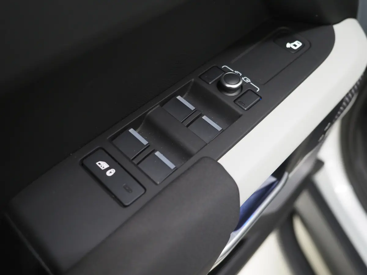 2.0 P400e 110 | Panoramadak | Honeycomb Leder | Trekhaak | Sidesteps | 360 | Meridian | Keyless