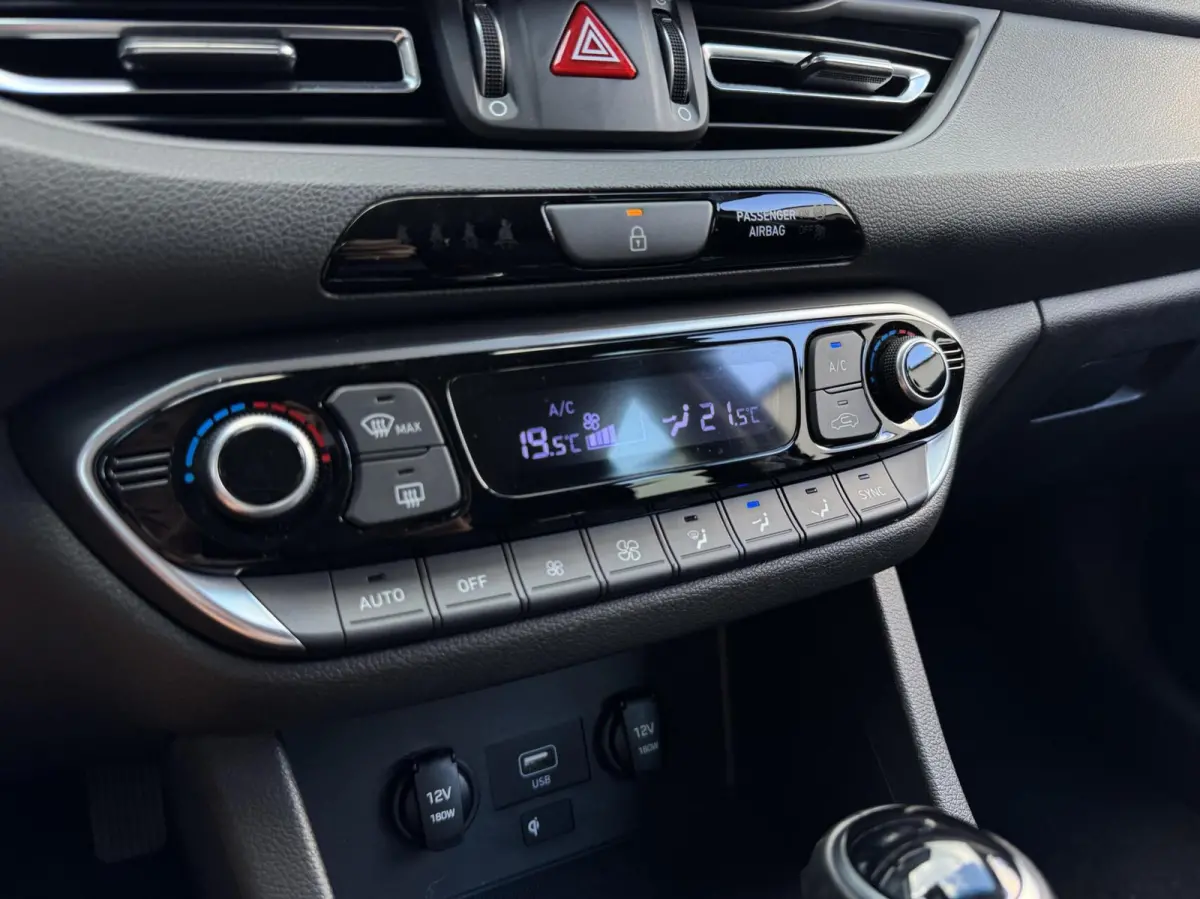 1.0 T-GDi MHEV Comfort Smart | LED | Carplay | Camera | Cruise | Trekhaak | Navigatie | Climate