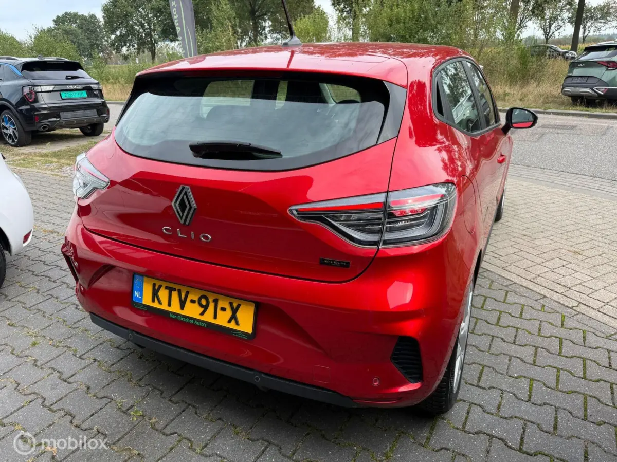 1.6 E-Tech Hybrid 145 Evolution 11-2023