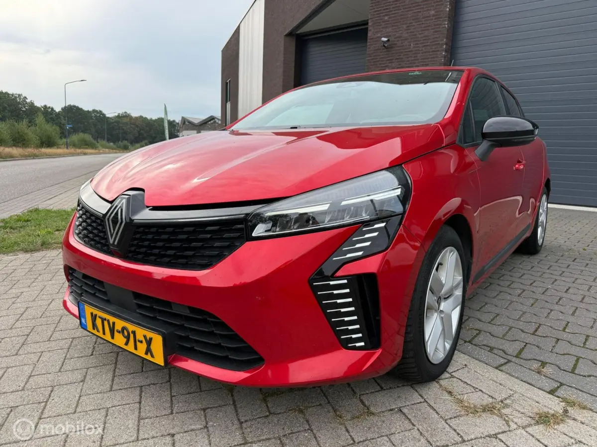 1.6 E-Tech Hybrid 145 Evolution 11-2023