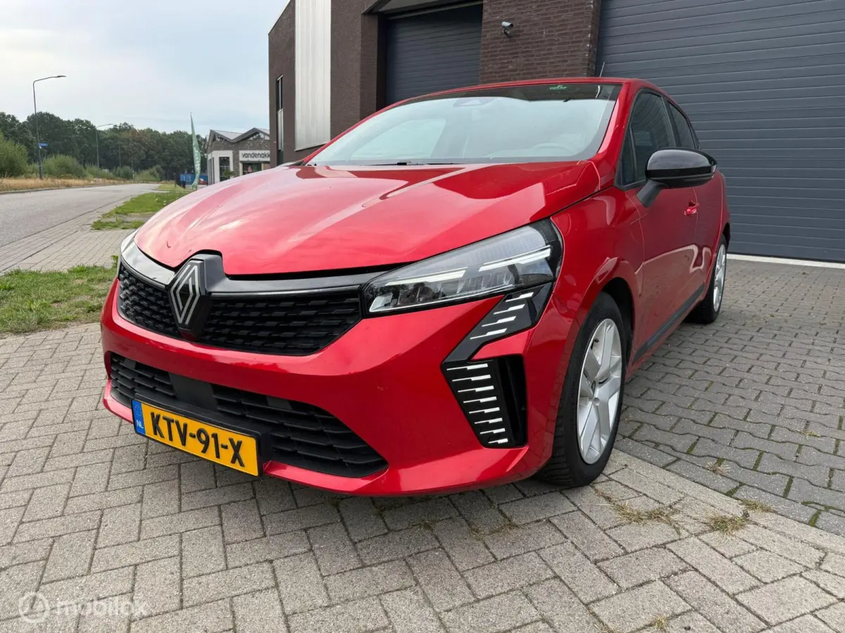 1.6 E-Tech Hybrid 145 Evolution 11-2023
