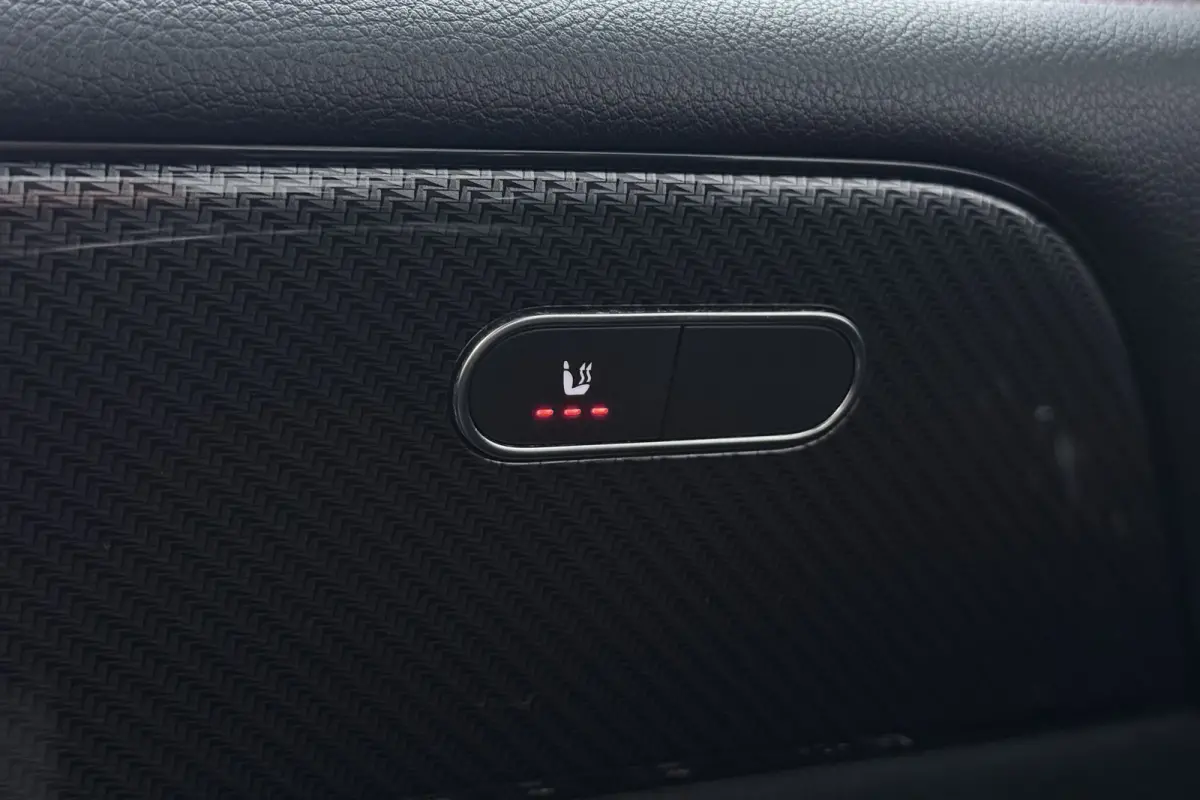 180 Business Solution AMG (PANORAMADAK, STOELVERWARMING, CAMERA, NAVIGATIE)