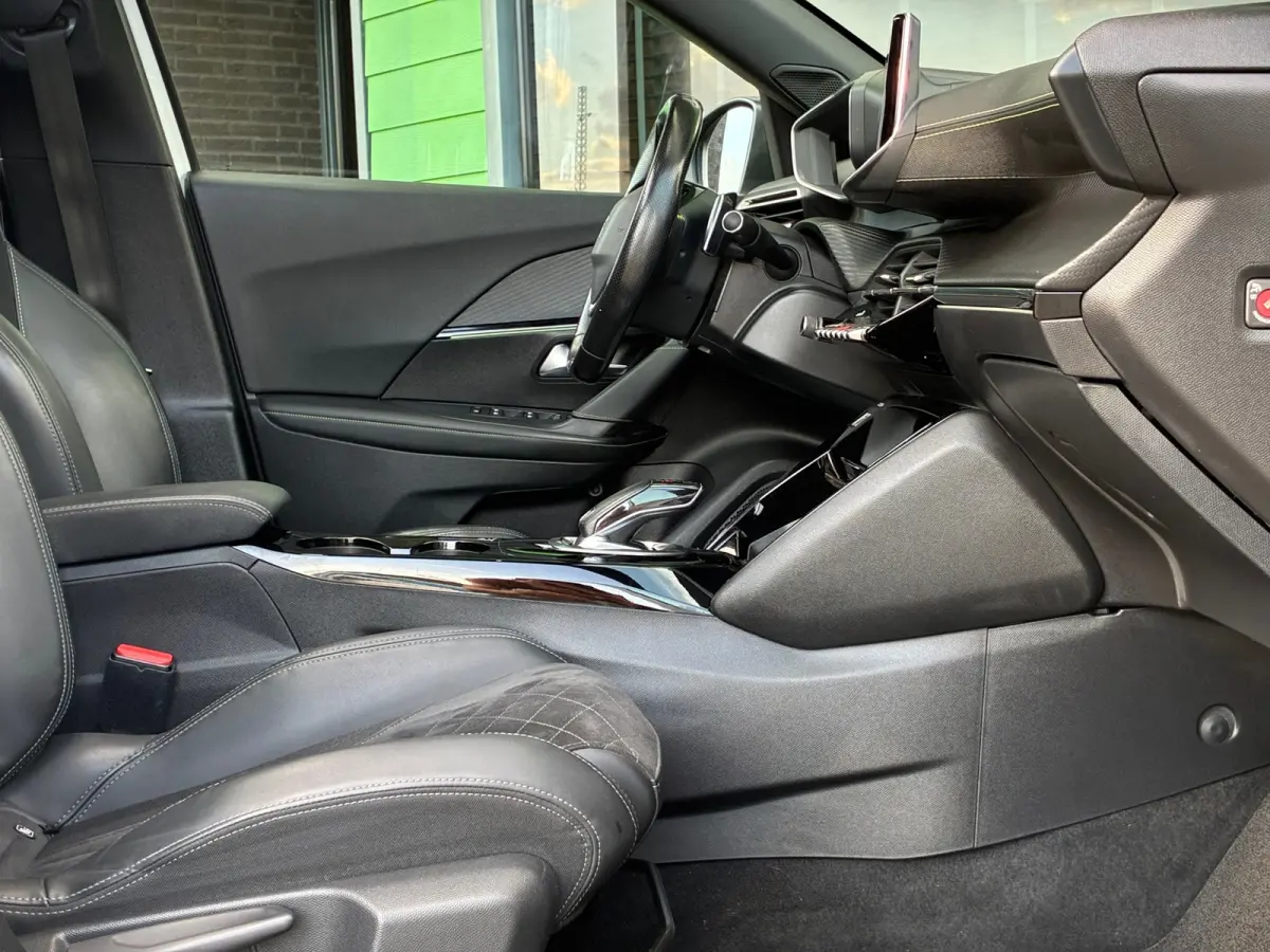 1.2 PureTech GT |2e Eigenaar|Automaat|D-riem v.v.|Panoramadak|Navigatie|Camera|Cruise|Climatronic|Dealer Onderhouden|