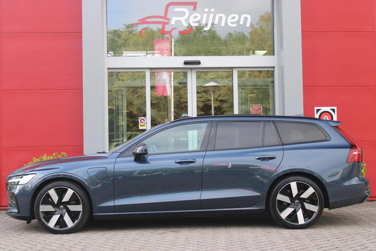 2.0 T6 Plug-in hybrid 350PK AWD PLUS DARK | LONG RANGE | PANORAMISCH SCHUIF/KANTELDAK | NAVIGATIE VIA GOOGLE AUTO | APPLE CARPLAY / ANDROID AUTO | FULL-LED KOPLAMPEN | 125319" 6-SPAAKS BLACK