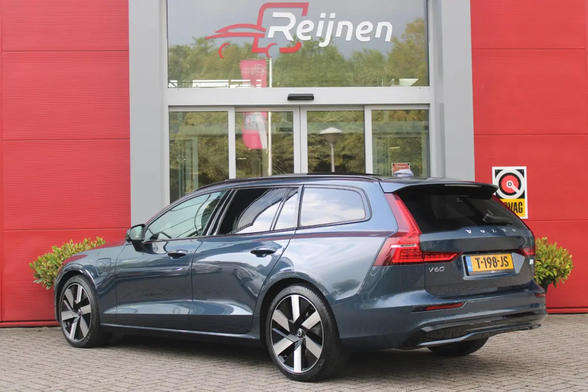 2.0 T6 Plug-in hybrid 350PK AWD PLUS DARK | LONG RANGE | PANORAMISCH SCHUIF/KANTELDAK | NAVIGATIE VIA GOOGLE AUTO | APPLE CARPLAY / ANDROID AUTO | FULL-LED KOPLAMPEN | 125319" 6-SPAAKS BLACK