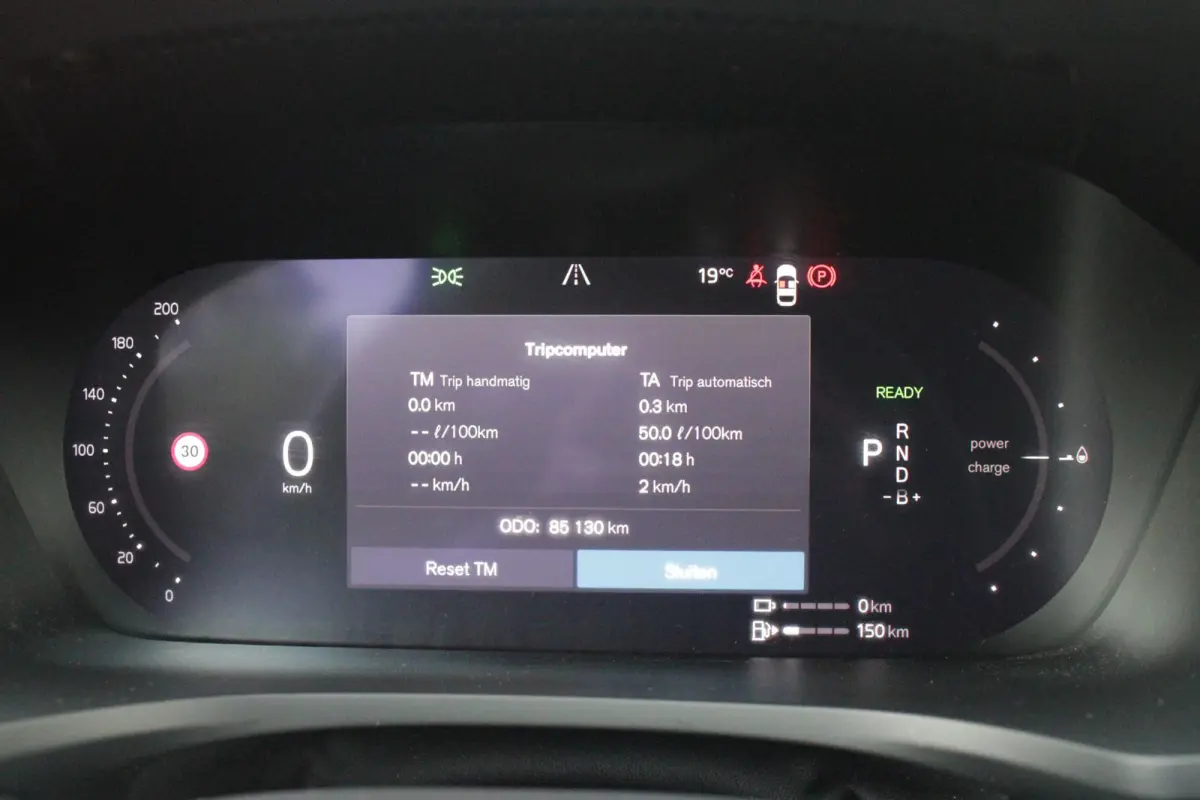 2.0 T6 Plug-in hybrid 350PK AWD PLUS DARK | LONG RANGE | PANORAMISCH SCHUIF/KANTELDAK | NAVIGATIE VIA GOOGLE AUTO | APPLE CARPLAY / ANDROID AUTO | FULL-LED KOPLAMPEN | 125319" 6-SPAAKS BLACK