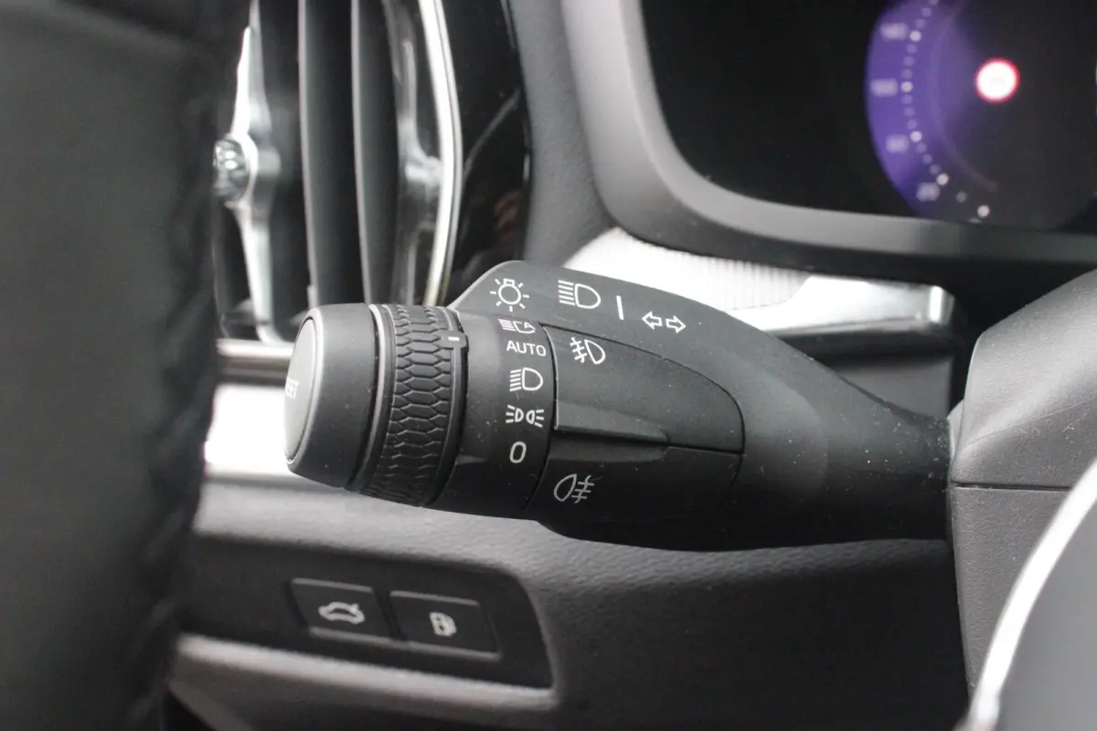 2.0 T6 Plug-in hybrid 350PK AWD PLUS DARK | LONG RANGE | PANORAMISCH SCHUIF/KANTELDAK | NAVIGATIE VIA GOOGLE AUTO | APPLE CARPLAY / ANDROID AUTO | FULL-LED KOPLAMPEN | 125319" 6-SPAAKS BLACK