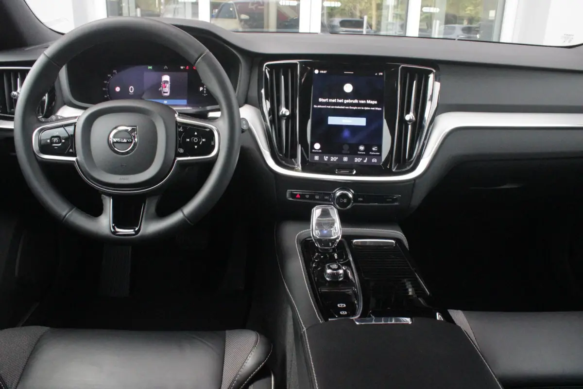 2.0 T6 Plug-in hybrid 350PK AWD PLUS DARK | LONG RANGE | PANORAMISCH SCHUIF/KANTELDAK | NAVIGATIE VIA GOOGLE AUTO | APPLE CARPLAY / ANDROID AUTO | FULL-LED KOPLAMPEN | 125319" 6-SPAAKS BLACK