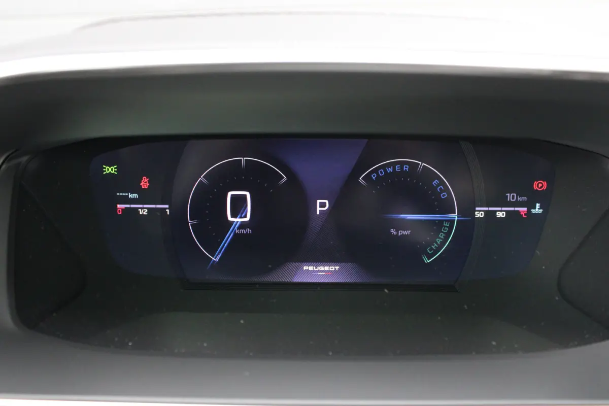 GT, (2025-H0) | Active Safety Brake met camera en radar (automatisch noodremsysteem) met Distance Alert (waarschuwing dreigende aanrijding) | Advanced Active Safety Brake met camera en radar