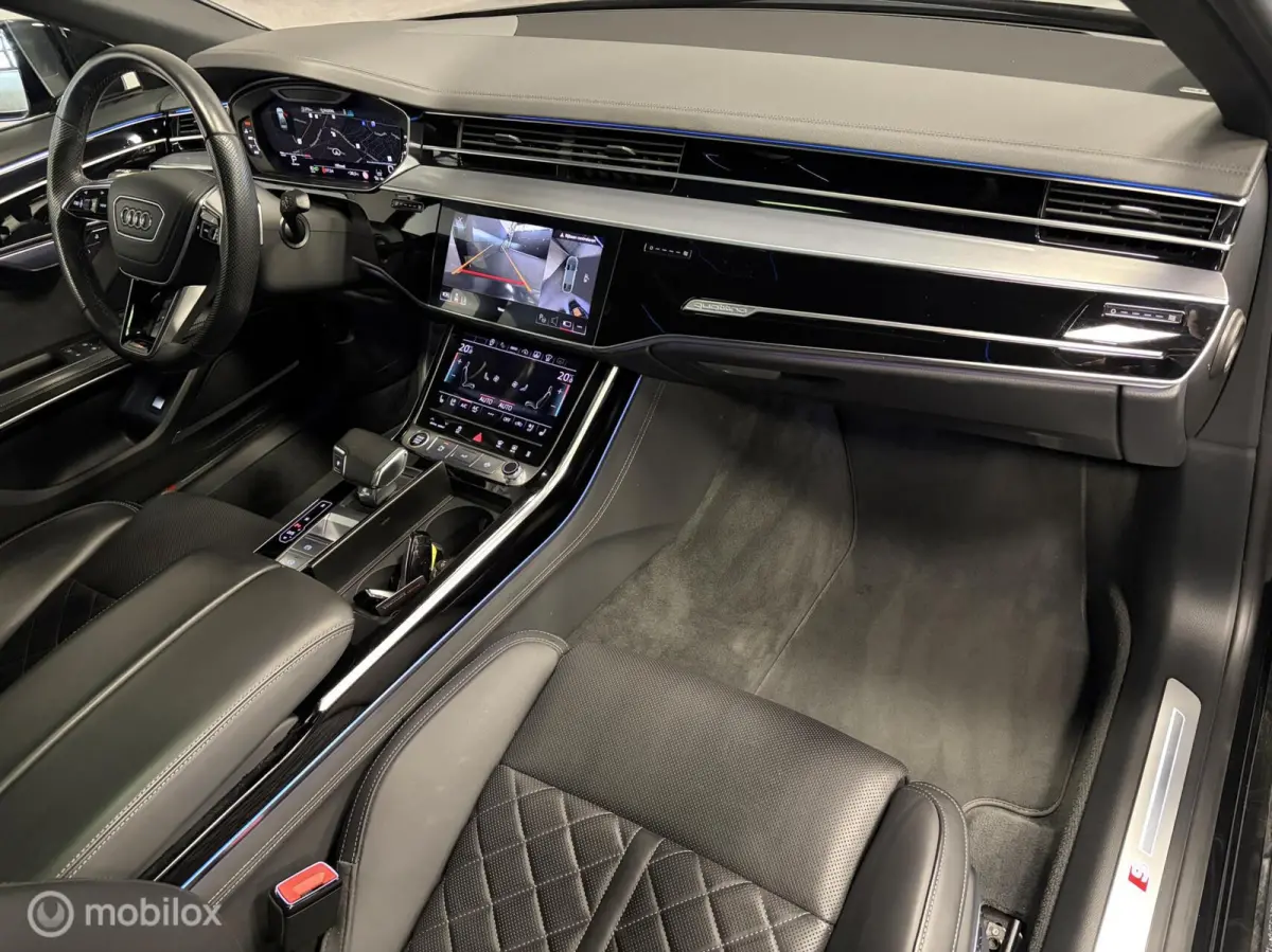 60 TFSI S-LINE 4WS / BLACK OPTIC+ / MATRIX / BOWERS & WILKINS / 21" / PANO / VALCONA / SFEER / STOELVERW. / STOELKOELING /
